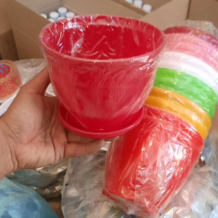 خرید گلدون پلاستیکی سایز ۱۷ در رنگ بندی های مختلف